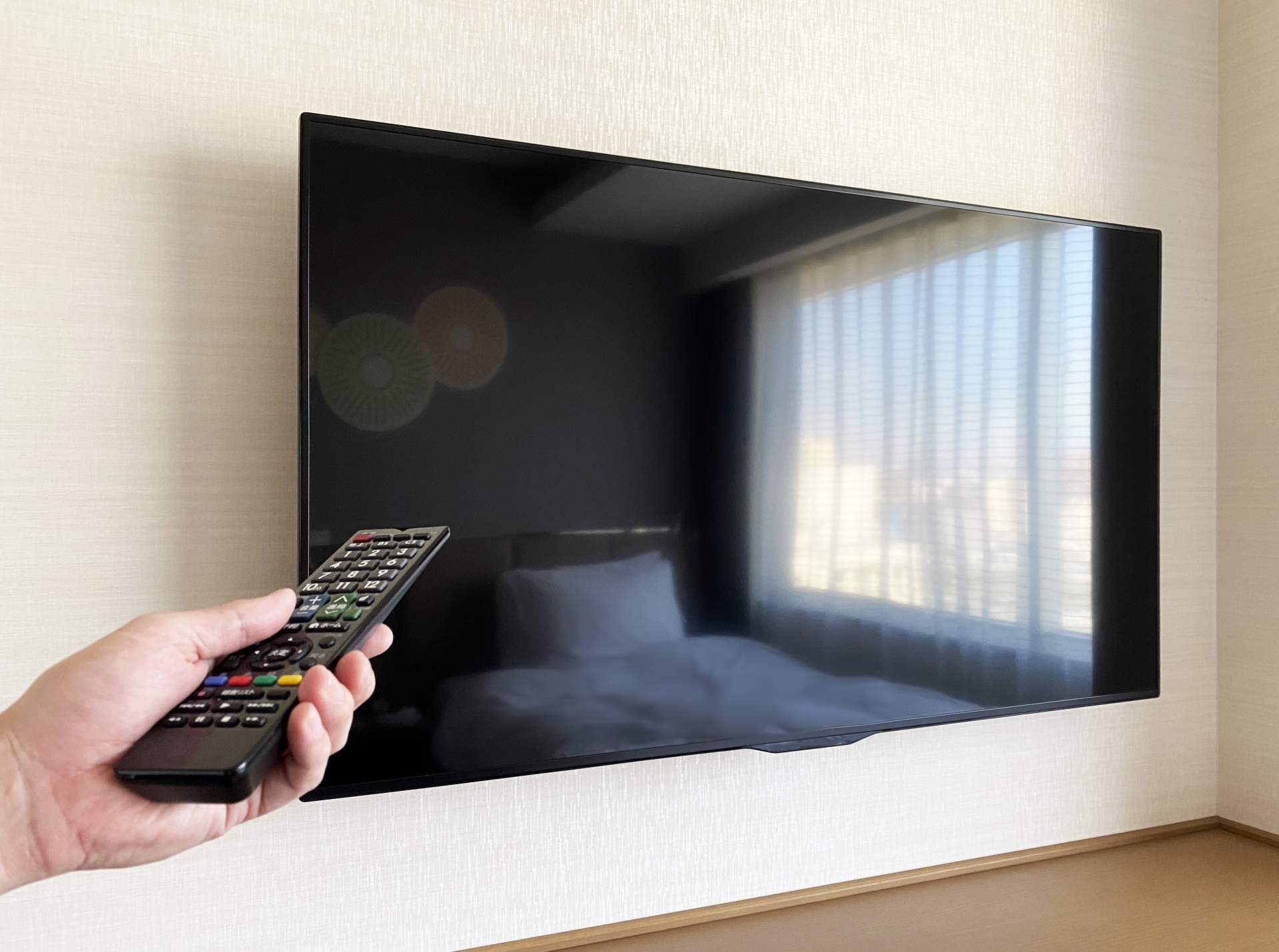 壁掛けテレビ